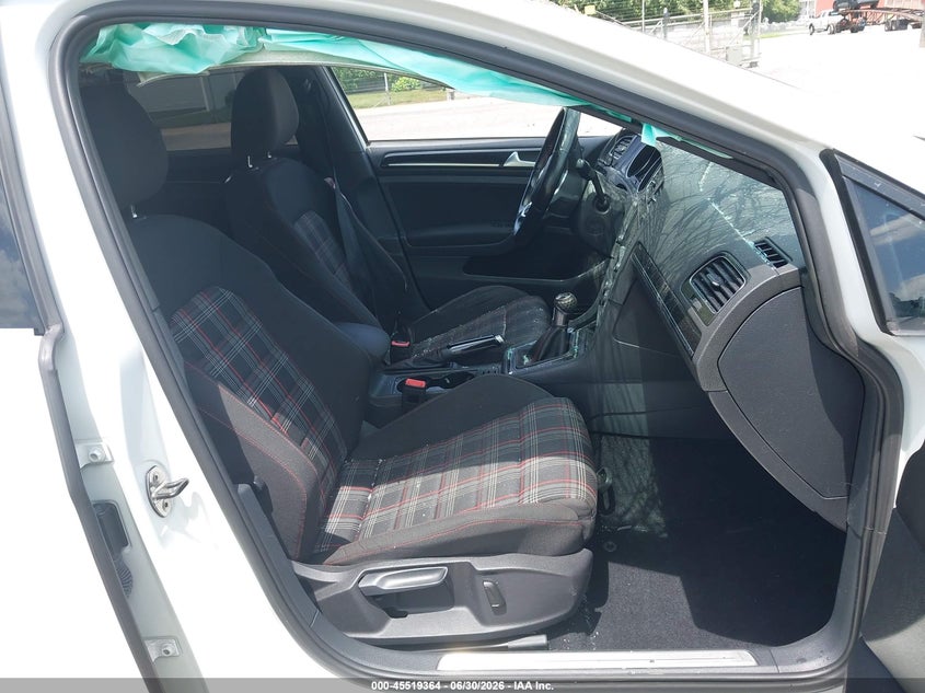 2017 Volkswagen Golf gti VIN 3VW547AU7HM013287 IAAI salvage auction — ROLLOVER, Salvage Title, sold $800 on 2026-07-29 (photo 5)