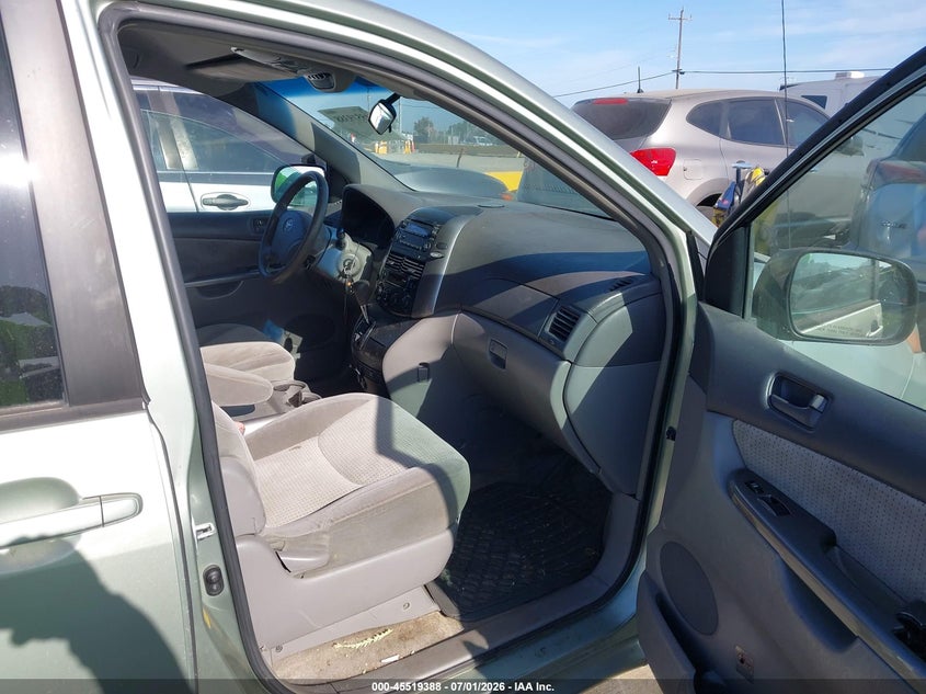 2006 Toyota Sienna VIN 5TDZA23C96S584264 IAAI salvage auction — NORMAL WEAR, Clear - Dealer Only (California), sold $625 on 2026-07-09 (photo 5)