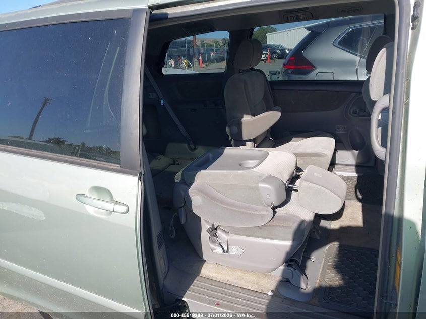 2006 Toyota Sienna VIN 5TDZA23C96S584264 IAAI salvage auction — NORMAL WEAR, Clear - Dealer Only (California), sold $625 on 2026-07-09 (photo 8)