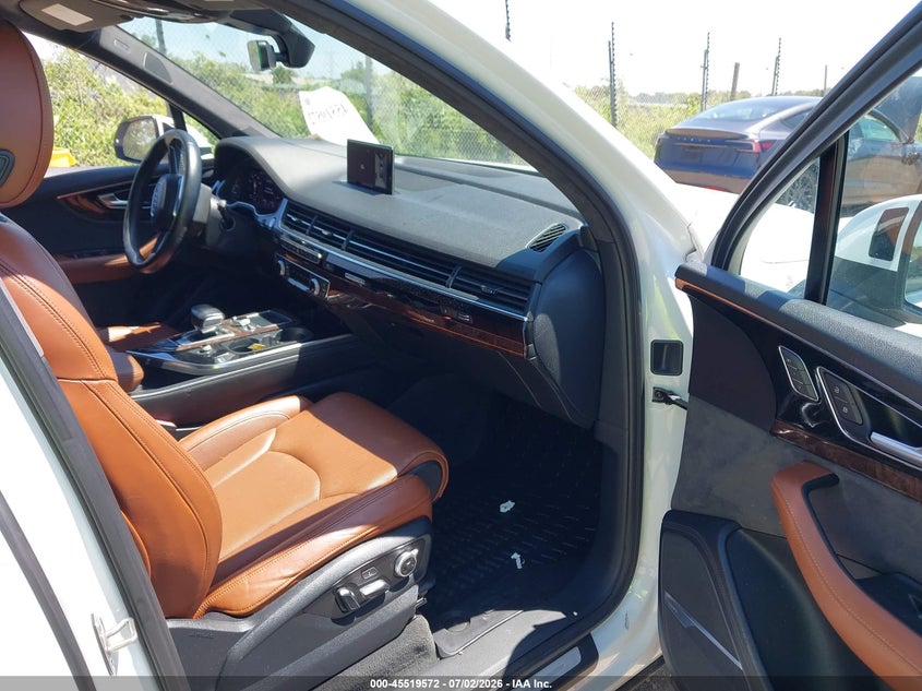 2019 Audi Q7 VIN WA1VAAF71KD005419 IAAI salvage auction — FRONT END, Clear (Wisconsin), sold $50 on 2026-07-28 (photo 5)