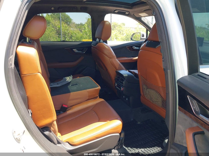 2019 Audi Q7 VIN WA1VAAF71KD005419 IAAI salvage auction — FRONT END, Clear (Wisconsin), sold $50 on 2026-07-28 (photo 8)