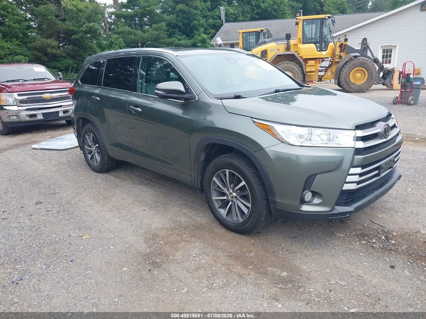 2018 Toyota Highlander VIN 5TDJZRFH0JS866596 IAAI salvage auction — UNKNOWN, Salvage Title, sold $12,100 on 2026-07-30 (photo 1)