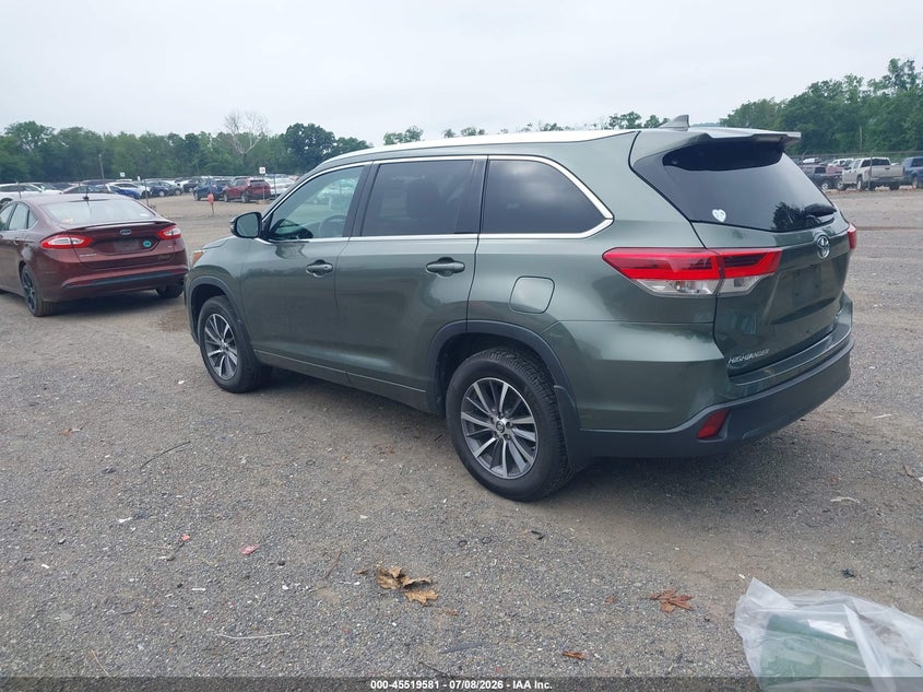 2018 Toyota Highlander VIN 5TDJZRFH0JS866596 IAAI salvage auction — UNKNOWN, Salvage Title, sold $12,100 on 2026-07-30 (photo 3)