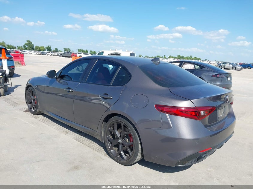 2020 Alfa romeo Giulia VIN ZARFAMAN6L7629871 IAAI salvage auction — WATER/FLOOD, Original (Texas), sold $7,100 on 2026-09-16 (photo 3)