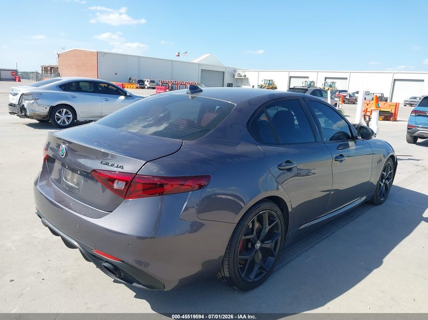 2020 Alfa romeo Giulia VIN ZARFAMAN6L7629871 IAAI salvage auction — WATER/FLOOD, Original (Texas), sold $7,100 on 2026-09-16 (photo 4)