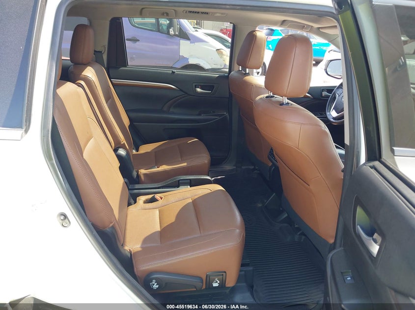 2017 Toyota Highlander VIN 5TDDZRFH1HS456266 IAAI salvage auction — NORMAL WEAR, Original (Ohio), sold $12,100 on 2026-07-09 (photo 8)