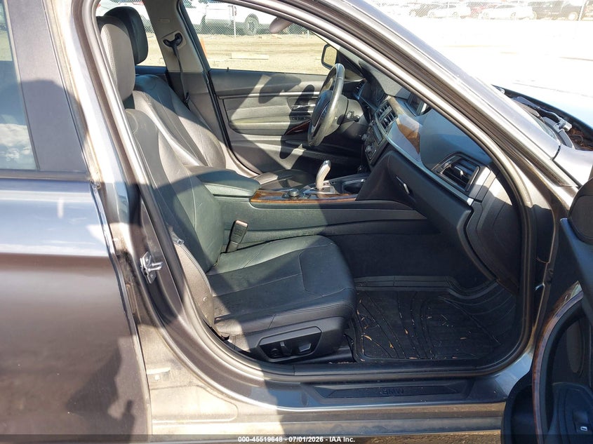 2014 BMW 3er VIN WBA3C1C57EK110280 IAAI salvage auction — NORMAL WEAR, Original (Texas), sold $700 on 2026-07-29 (photo 5)