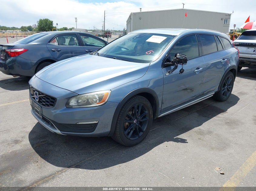 2018 Volvo V60 cross country VIN YV440MWK2J2056378 IAAI salvage auction — LEFT SIDE, Salvage Title, sold $2,500 on 2026-07-23 (photo 2)