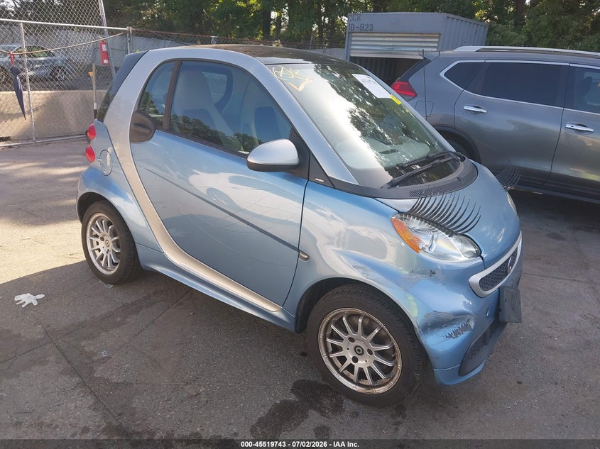 2013 Smart Fortwo VIN WMEEJ3BA1DK601472 IAAI salvage auction — LEFT REAR, Wait Title, sold $25 on 2026-08-13 (photo 1)