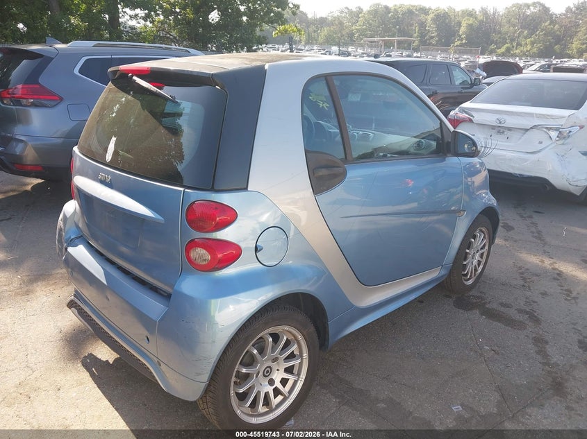 2013 Smart Fortwo VIN WMEEJ3BA1DK601472 IAAI salvage auction — LEFT REAR, Wait Title, sold $25 on 2026-08-13 (photo 4)