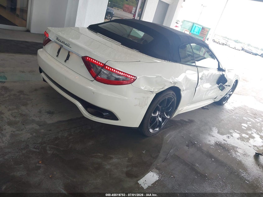 2015 Maserati Granturismo VIN ZAM45VMA2F0147914 IAAI salvage auction — RIGHT SIDE, Rebuildable (Florida), sold $8,300 on 2026-07-29 (photo 4)