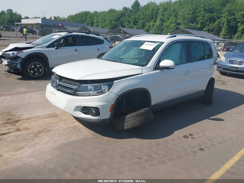 2013 Volkswagen Tiguan VIN WVGAV7AXXDW535149 IAAI salvage auction — REAR END, Salvage Title, sold $350 on 2026-08-06 (photo 2)