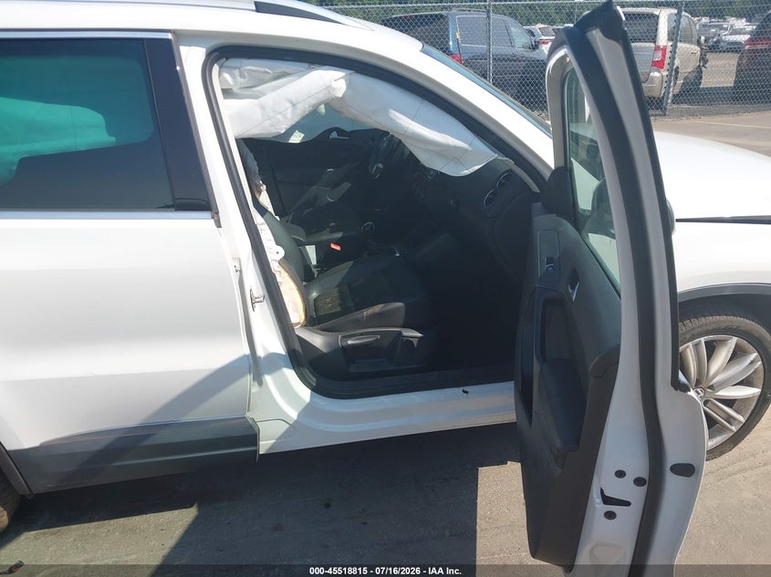 2013 Volkswagen Tiguan VIN WVGAV7AXXDW535149 IAAI salvage auction — REAR END, Salvage Title, sold $350 on 2026-08-06 (photo 5)