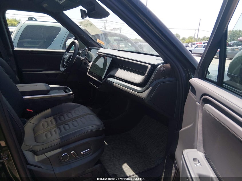 2026 Rivian R1s VIN 7PDSGCBA0TN093744 IAAI salvage auction — RIGHT SIDE, Salvage (Ohio), sold $30,250 on 2026-07-23 (photo 5)
