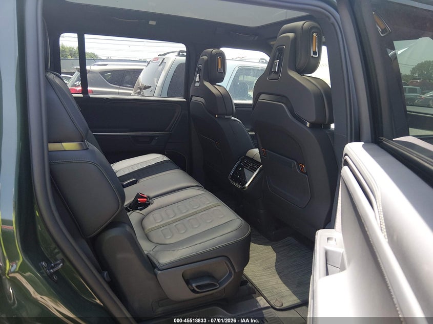 2026 Rivian R1s VIN 7PDSGCBA0TN093744 IAAI salvage auction — RIGHT SIDE, Salvage (Ohio), sold $30,250 on 2026-07-23 (photo 8)