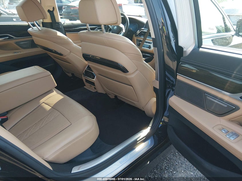 2016 BMW 7er VIN WBA7F2C58GG421060 IAAI salvage auction — FRONT END, Wait Title, sold $5,100 on 2026-08-06 (photo 8)