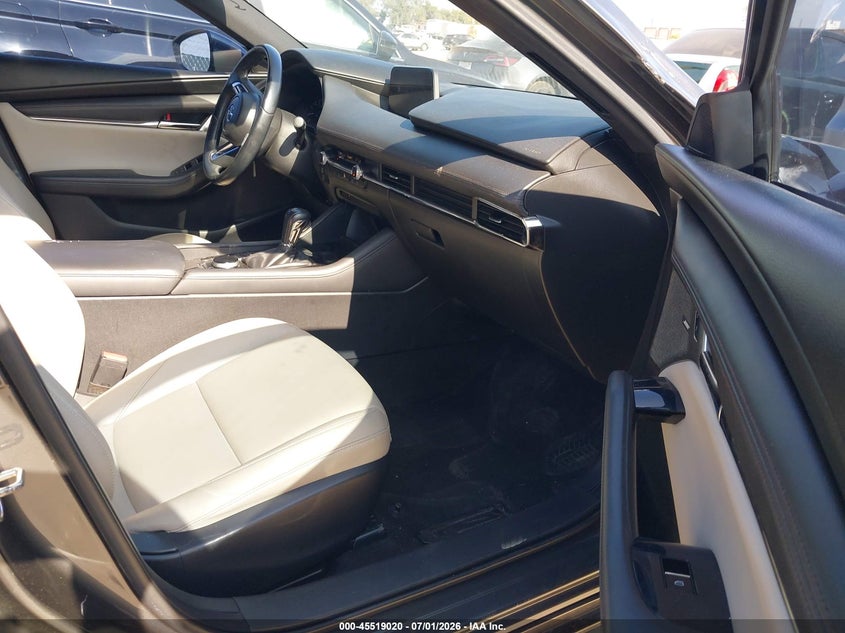 2019 Mazda 3 VIN JM1BPAMM0K1138884 IAAI salvage auction — RIGHT FRONT, Salvage Title, sold $5,100 on 2026-08-01 (photo 5)