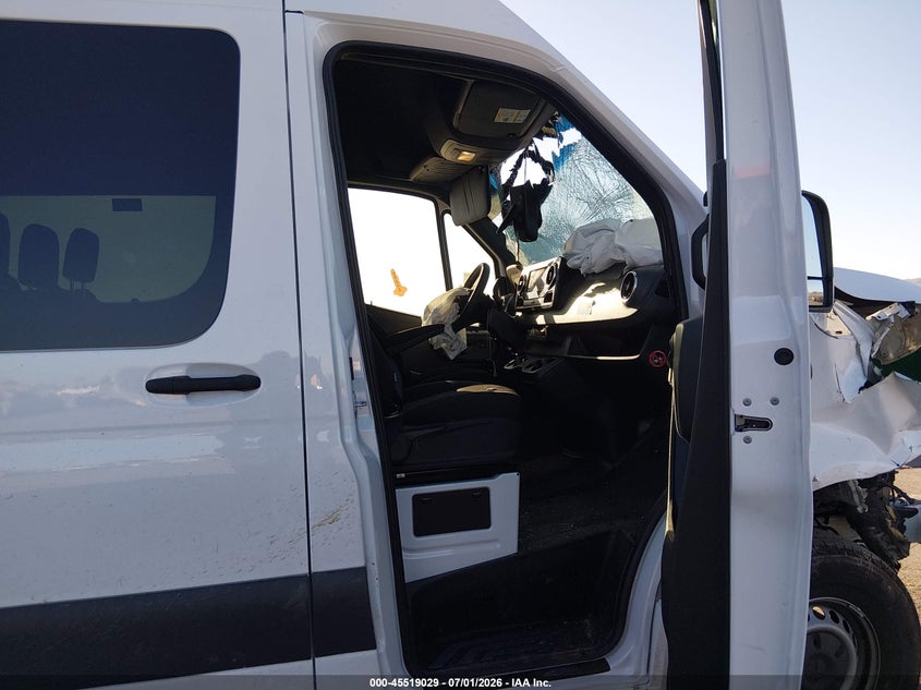 2026 Mercedes-benz Sprinter VIN W1Z4KGHY2TT611351 IAAI salvage auction — ENGINE DAMAGE, Enterprise Vehicles Clear Only (California), sold $14,200 on 2026-07-30 (photo 5)