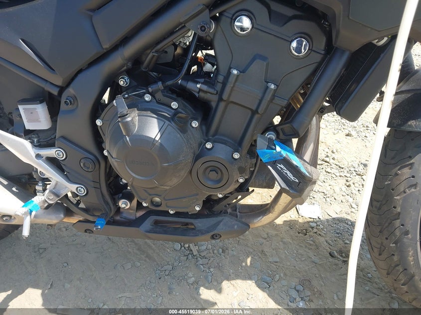 2025 Honda Cb VIN MLHPC7159S5100948 IAAI salvage auction — ALL OVER, Salvage Title, sold $1,600 on 2026-07-22 (photo 8)
