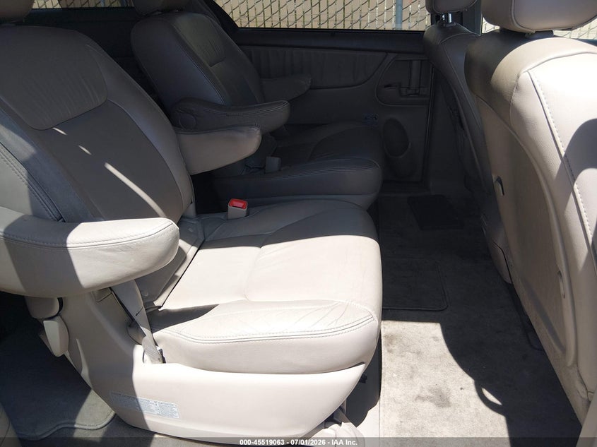 2009 Toyota Sienna VIN 5TDBK22C59S025301 IAAI salvage auction — NORMAL WEAR, Regular (Nevada), sold $425 on 2026-07-17 (photo 8)