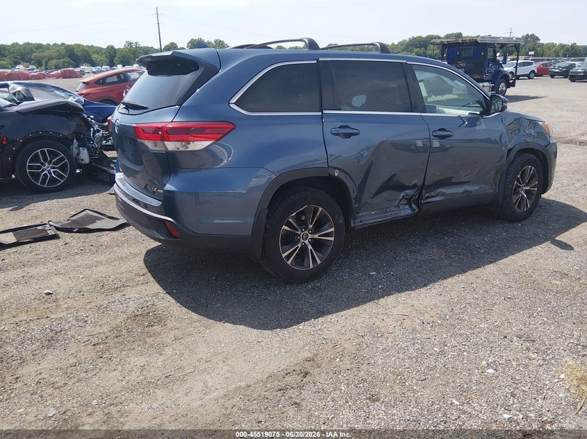 2019 Toyota Highlander VIN 5TDBZRFH7KS931191 IAAI salvage auction — SIDE, Salvage Title, sold $3,800 on 2026-07-30 (photo 4)