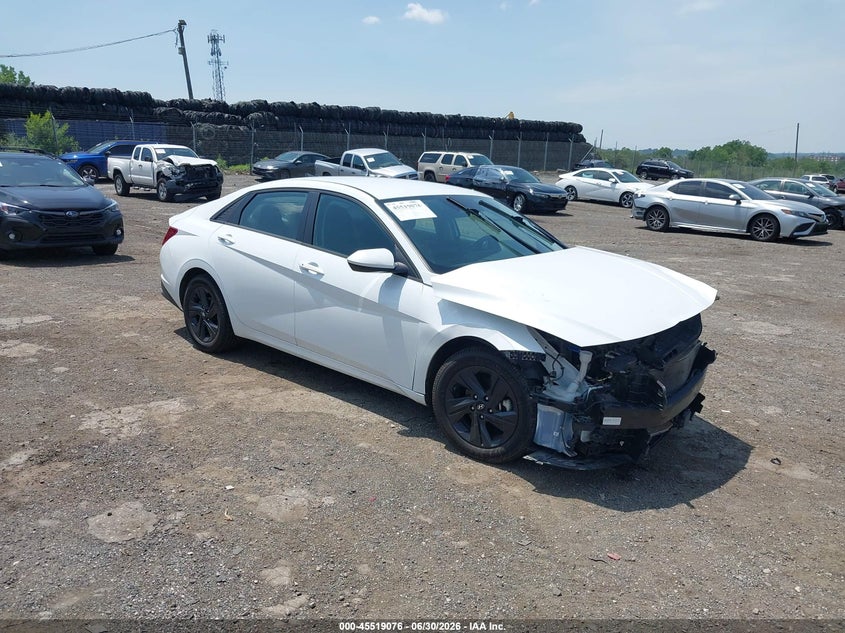 2022 Hyundai Elantra VIN 5NPLS4AG0NH077939 IAAI salvage auction — FRONT END, Salvage Title, sold $3,500 on 2026-08-21 (photo 1)