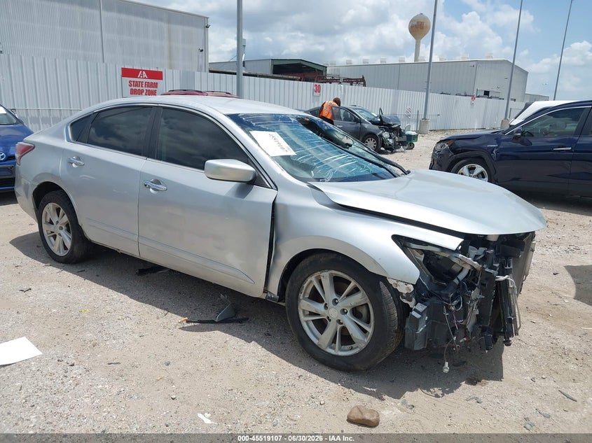 2014 Nissan Altima VIN 1N4AL3AP1EN221339 IAAI salvage auction — FRONT END, Salvage Title, sold $300 on 2026-08-22 (photo 1)