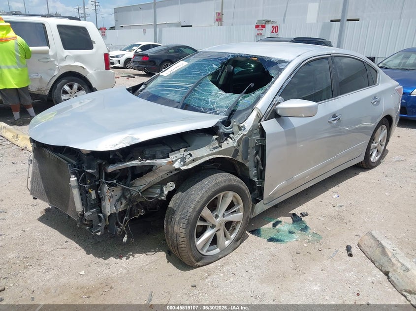2014 Nissan Altima VIN 1N4AL3AP1EN221339 IAAI salvage auction — FRONT END, Salvage Title, sold $300 on 2026-08-22 (photo 2)