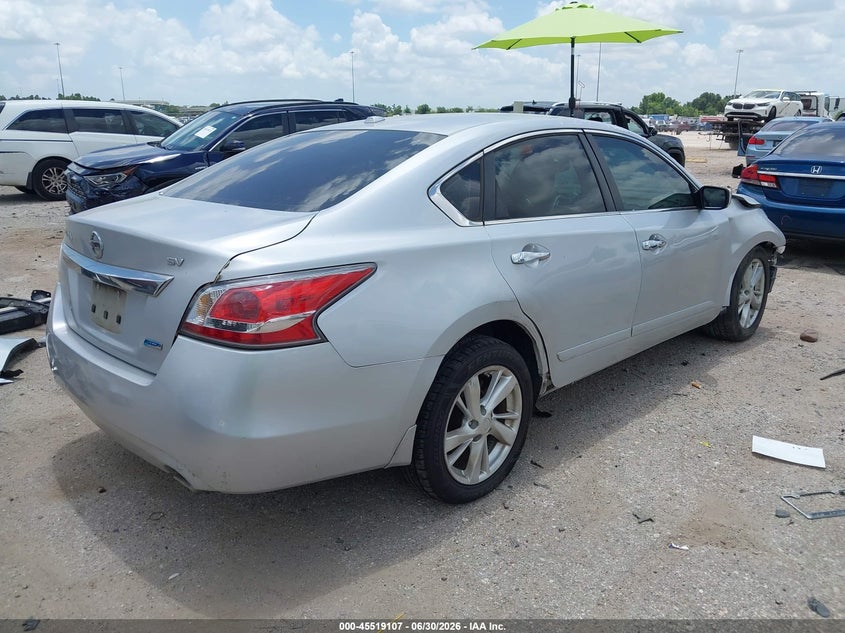 2014 Nissan Altima VIN 1N4AL3AP1EN221339 IAAI salvage auction — FRONT END, Salvage Title, sold $300 on 2026-08-22 (photo 4)