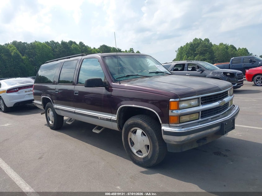 1997 Chevrolet Suburban 1500 VIN 1GNFK16R4VJ411801 — IAAI salvage auction photo