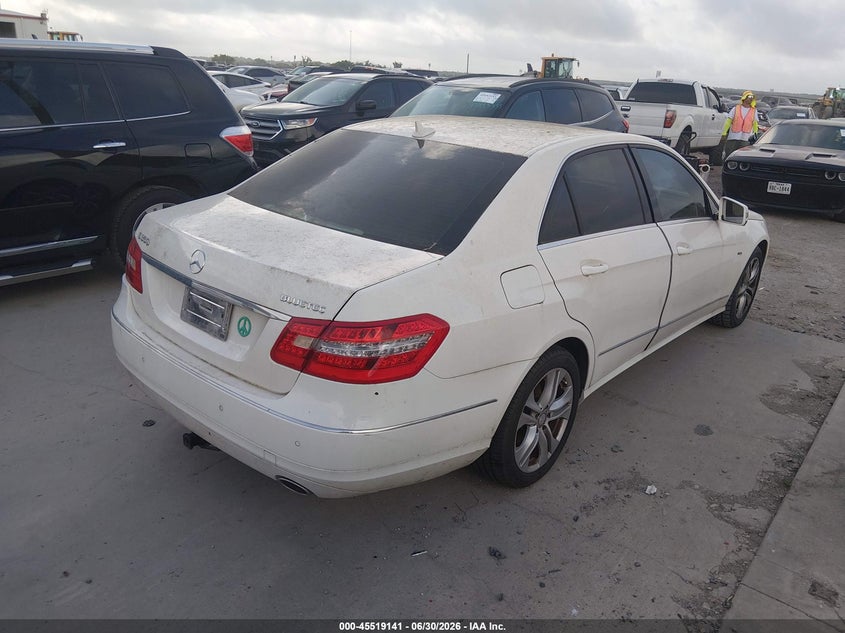 2011 Mercedes-benz E-class VIN WDDHF2EB3BA347106 IAAI salvage auction — NORMAL WEAR, Original (Texas), sold $1,950 on 2026-07-21 (photo 4)
