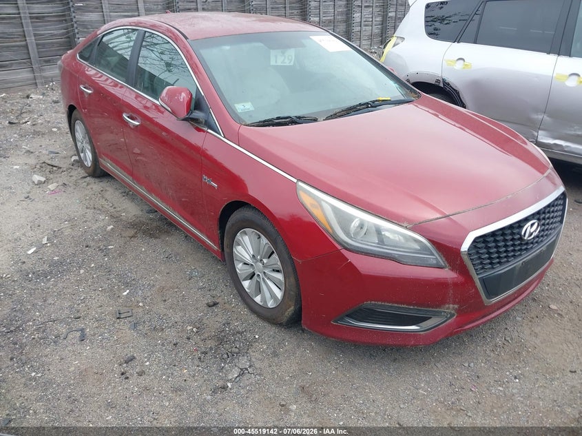 2016 Hyundai Sonata VIN KMHE24L13GA011022 IAAI salvage auction — NORMAL WEAR, Clear (Massachusetts), sold $425 on 2026-07-31 (photo 1)