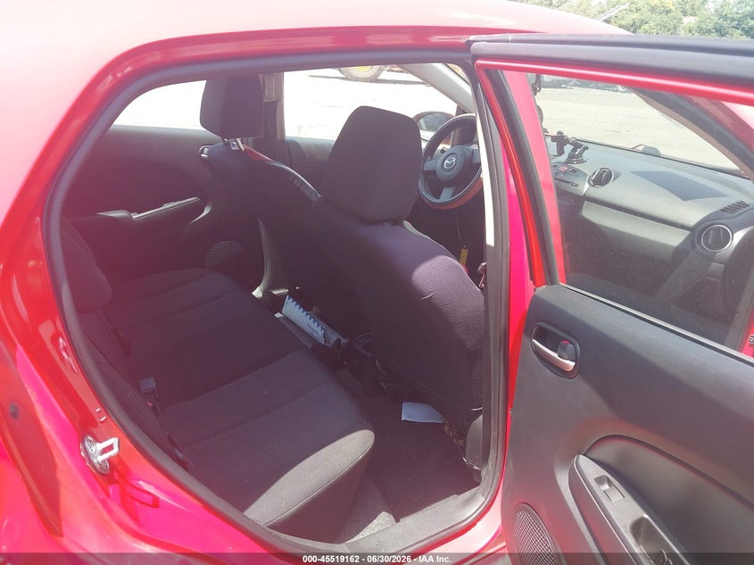 2011 Mazda 2 VIN JM1DE1HZ8B0114553 IAAI salvage auction — RIGHT REAR, Salvage (Pennsylvania), sold $425 on 2026-07-31 (photo 8)