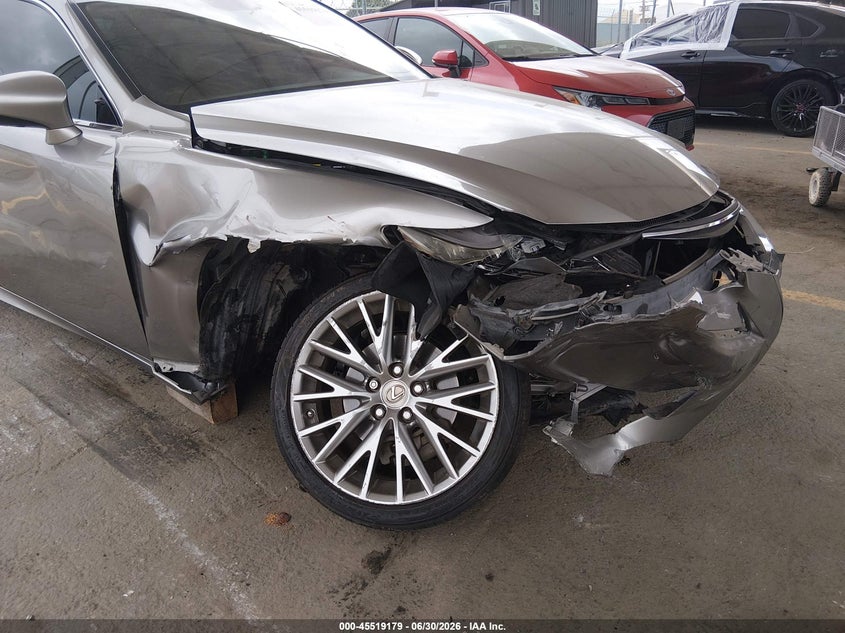 2014 Lexus Is VIN JTHBF1D27E5001891 IAAI salvage auction — RIGHT SIDE, Salvage (California), sold $1,050 on 2026-07-29 (photo 6)
