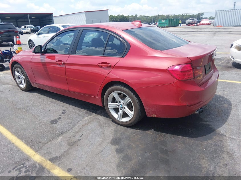 2012 BMW 3er VIN WBA3A5C58CF340266 IAAI salvage auction — SIDE, Salvage (South Carolina), sold $700 on 2026-08-02 (photo 3)