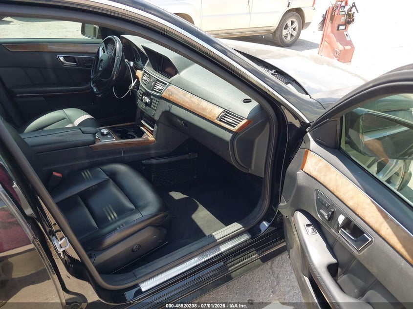 2013 Mercedes-benz E-klasse VIN WDDHF5KB2DA749496 IAAI salvage auction — RIGHT FRONT, Salvage Title, sold $1,550 on 2026-08-02 (photo 5)