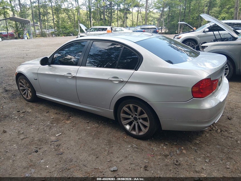 2011 BMW 3 series VIN WBAPK5C52BF124233 IAAI salvage auction — NORMAL WEAR, Clear (Virginia), sold $300 on 2026-07-28 (photo 3)
