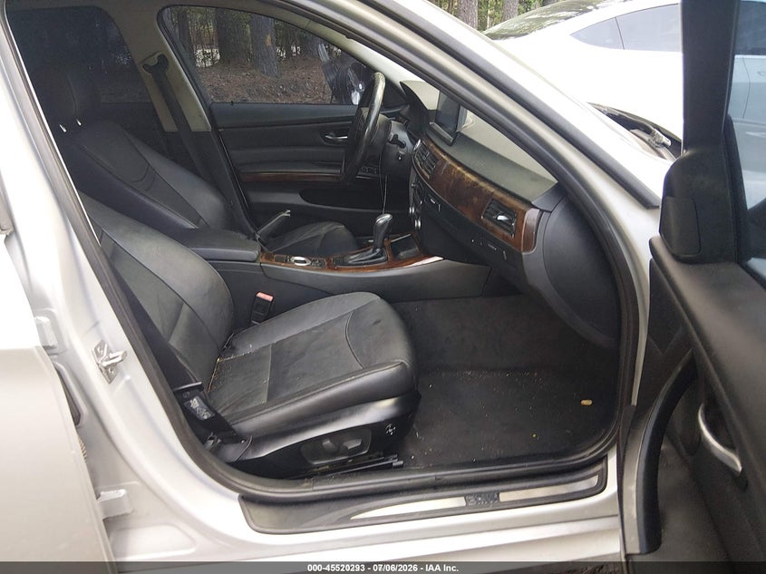 2011 BMW 3 series VIN WBAPK5C52BF124233 IAAI salvage auction — NORMAL WEAR, Clear (Virginia), sold $300 on 2026-07-28 (photo 5)