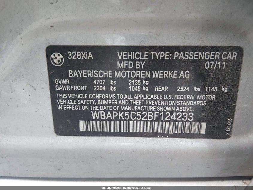 2011 BMW 3 series VIN WBAPK5C52BF124233 IAAI salvage auction — NORMAL WEAR, Clear (Virginia), sold $300 on 2026-07-28 (photo 9)