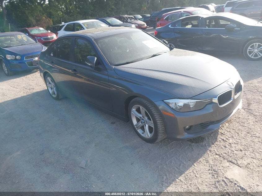 2013 BMW 3er VIN WBA3C1G5XDNR48312 IAAI salvage auction — NORMAL WEAR, Clear (Indiana), sold $850 on 2026-07-29 (photo 1)