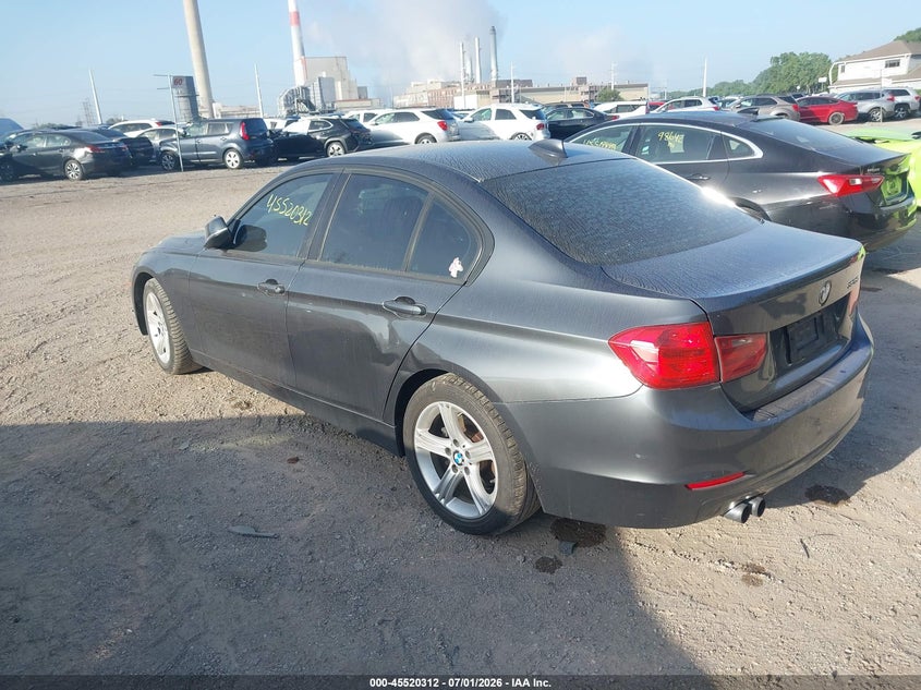 2013 BMW 3er VIN WBA3C1G5XDNR48312 IAAI salvage auction — NORMAL WEAR, Clear (Indiana), sold $850 on 2026-07-29 (photo 3)