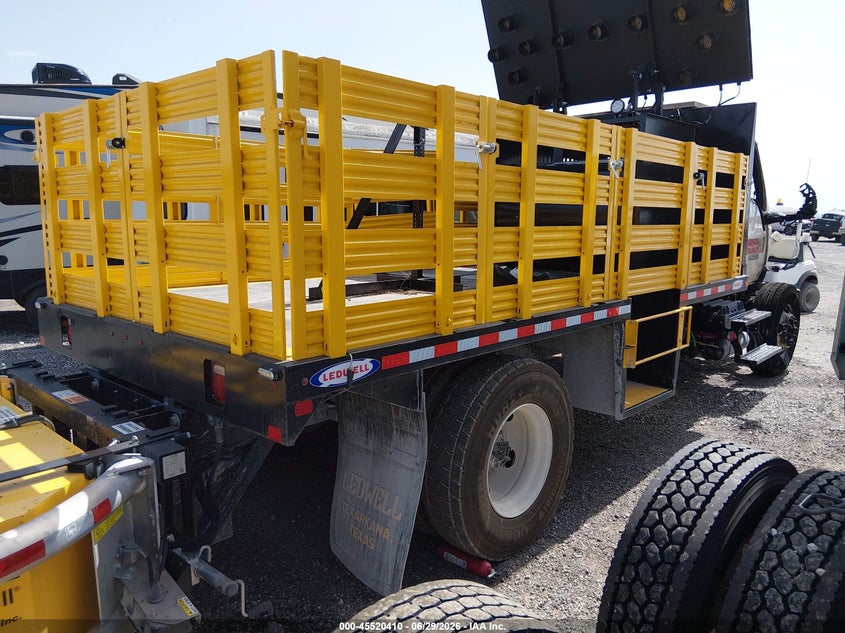 2025 International VIN 3HAEUMMN9SL230726 IAAI salvage auction — BURN, Salvage Title, sold $17,100 on 2026-10-06 (photo 4)