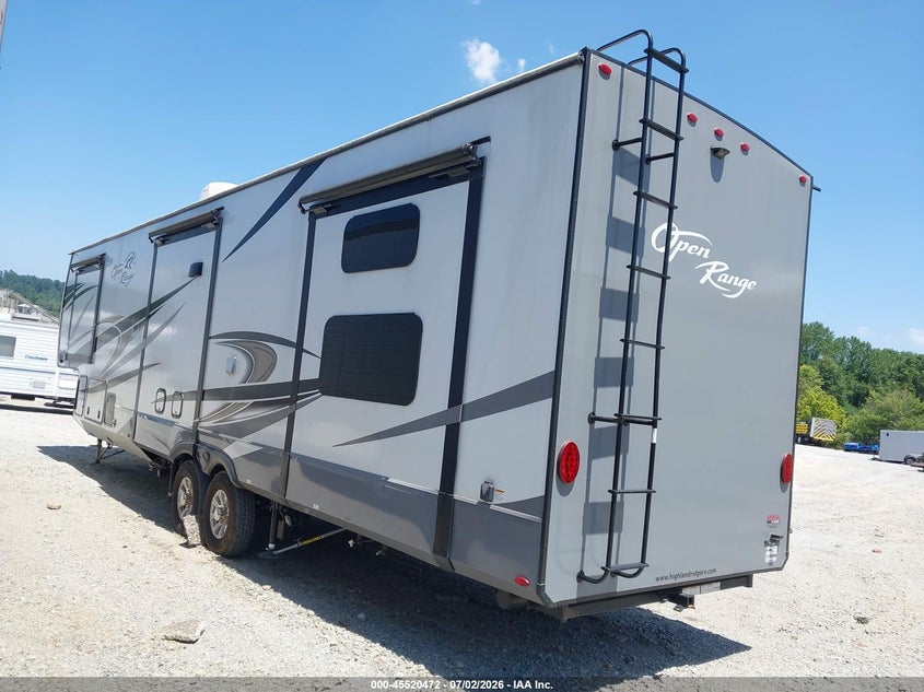 2023 Highland ridge Camping trailer VIN 58TCM0BV8P3BE3081 IAAI salvage auction — WATER/FLOOD, Wait Title, sold $24,000 on 2026-09-18 (photo 3)