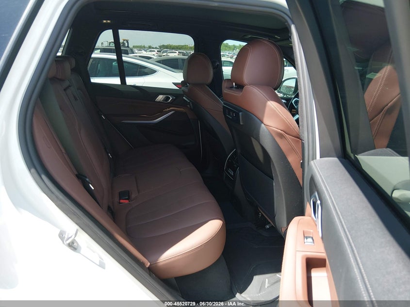 2022 BMW X5 VIN 5UXCR4C08N9N14606 IAAI salvage auction — WATER/FLOOD, Wait Title, sold $24,025 on 2026-09-04 (photo 8)