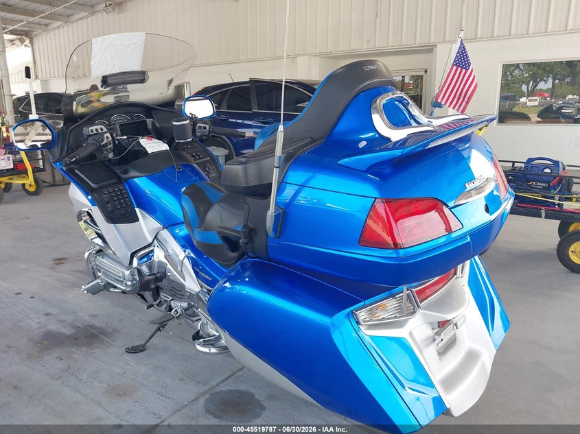 2012 Honda Gl1800c VIN JH2SC68M7CK000118 IAAI salvage auction — UNKNOWN, Rebuildable (Florida), sold $4,050 on 2026-07-21 (photo 3)