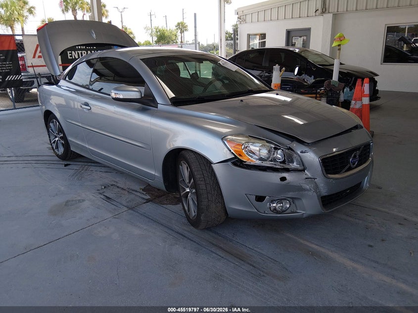 2013 Volvo C70 VIN YV1672MC7DJ142779 IAAI salvage auction — SIDE, Rebuildable (Florida), sold $850 on 2026-08-19 (photo 1)