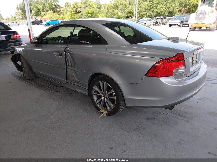 2013 Volvo C70 VIN YV1672MC7DJ142779 IAAI salvage auction — SIDE, Rebuildable (Florida), sold $850 on 2026-08-19 (photo 3)