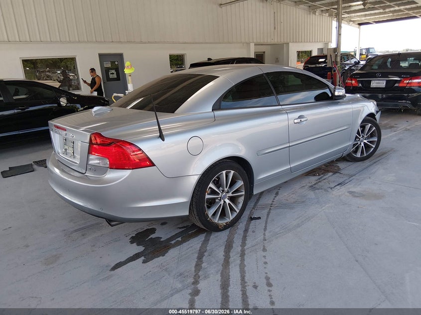 2013 Volvo C70 VIN YV1672MC7DJ142779 IAAI salvage auction — SIDE, Rebuildable (Florida), sold $850 on 2026-08-19 (photo 4)