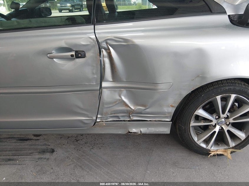 2013 Volvo C70 VIN YV1672MC7DJ142779 IAAI salvage auction — SIDE, Rebuildable (Florida), sold $850 on 2026-08-19 (photo 6)