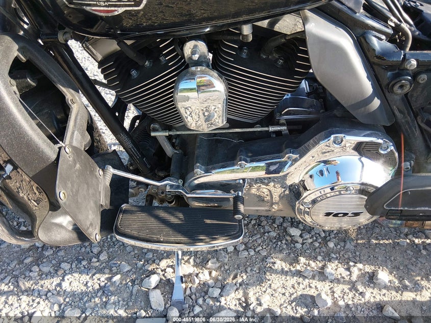 2013 Harley-davidson Flhtcu VIN 1HD1FCM14DB693400 IAAI salvage auction — FRONT & REAR, Original (Ohio), sold $875 on 2026-07-07 (photo 9)